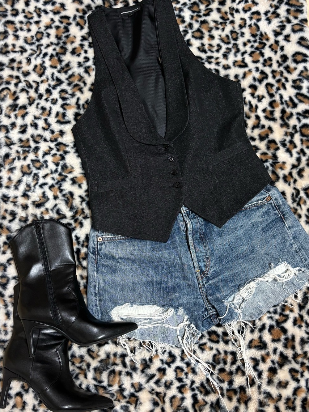 Express Black Tailored Vest - Sleek Designer Finish